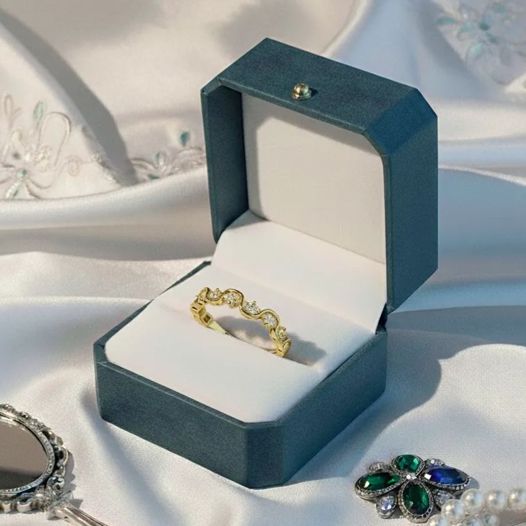 I‘ll Be With You Oval Cut Moissanite Wave Ring