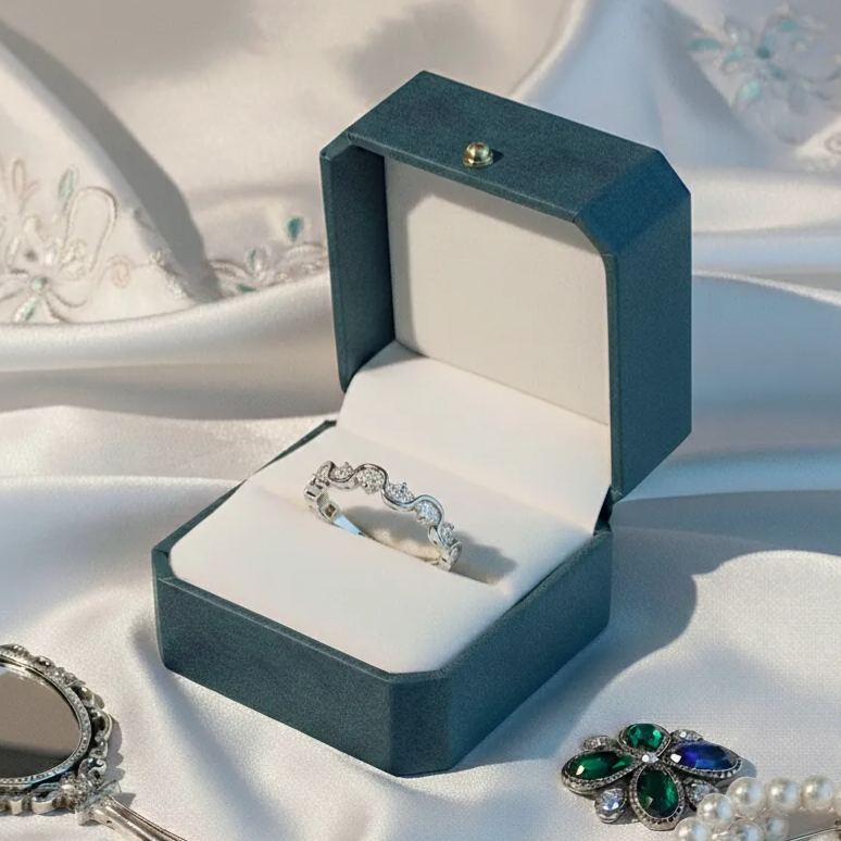 I‘ll Be With You Oval Cut Moissanite Wave Ring