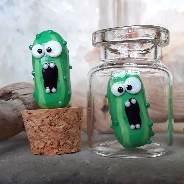 🥒Screaming Pickle Trapped in a Glass Jar🤣