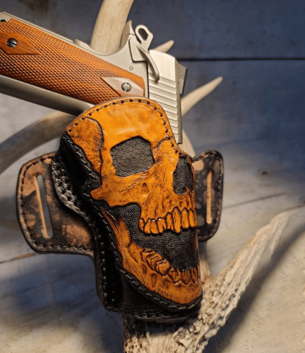 Pure Handmade Genuine Leather Skull Case (left/right hand universal)