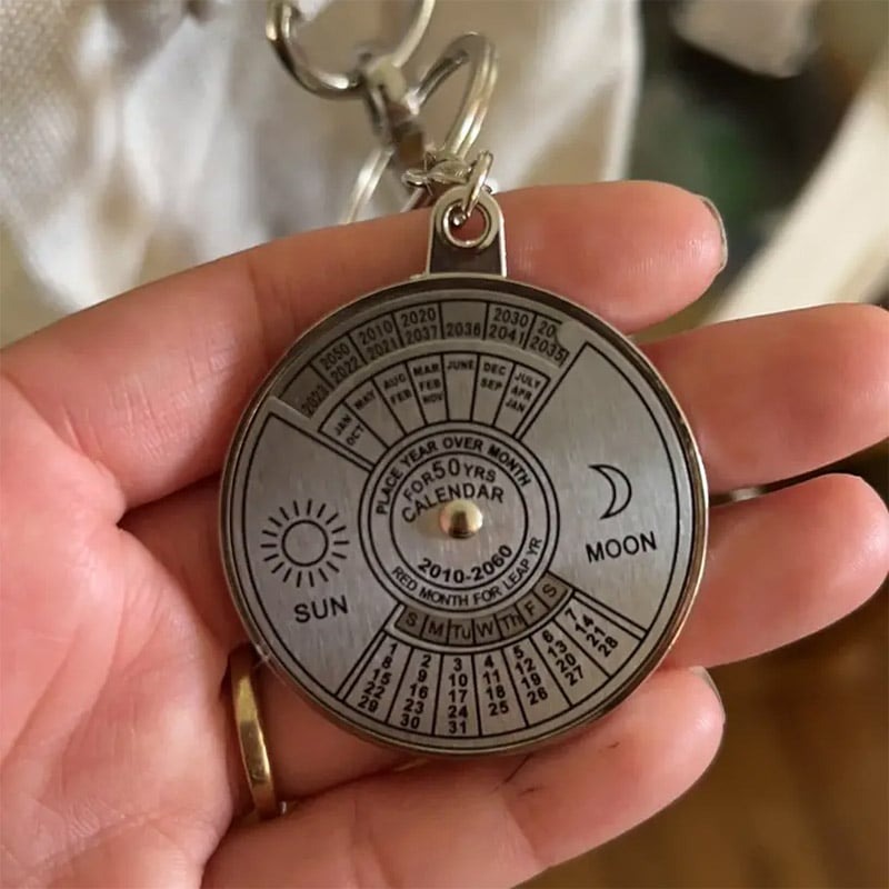 💥HOT SALE 49% OFF- Silver Perpetual Calendar Keychain
