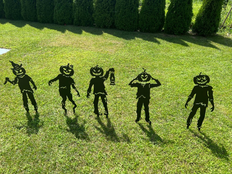 Halloween outdoor pumpkin decoration