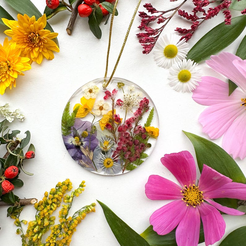 🌸Pressed Flowers Spring Ornament🌸