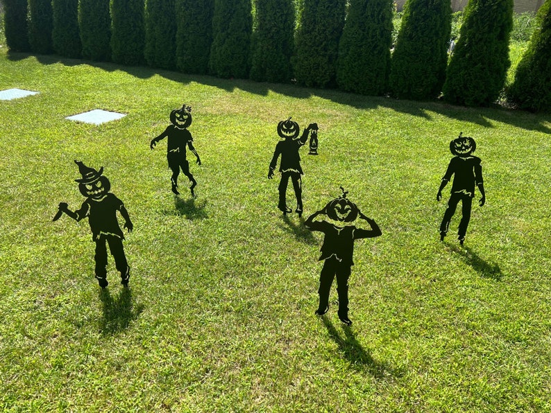 Halloween outdoor pumpkin decoration