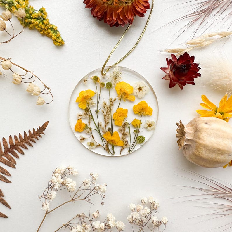 🌸Pressed Flowers Spring Ornament🌸