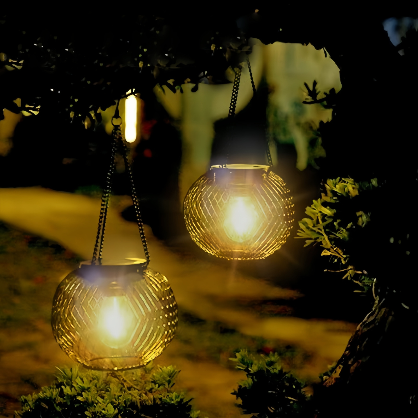 Outdoor hanging solar lights