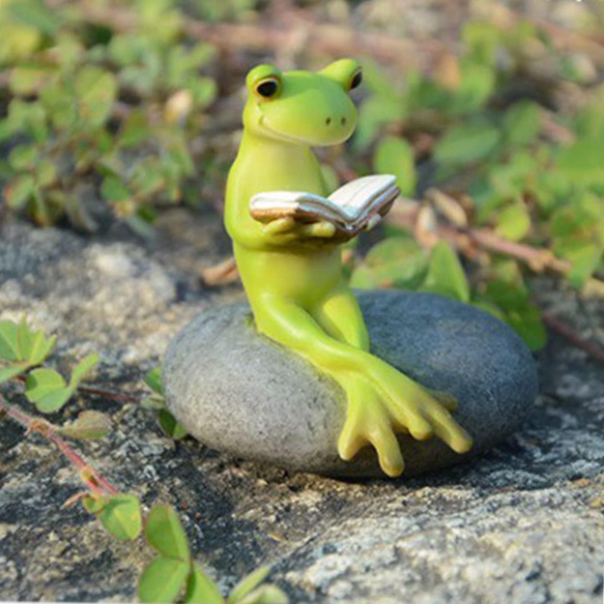 🐸Reading Frog Garden Decoration