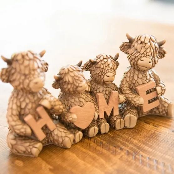 Cute Highland Cows Love Figurine