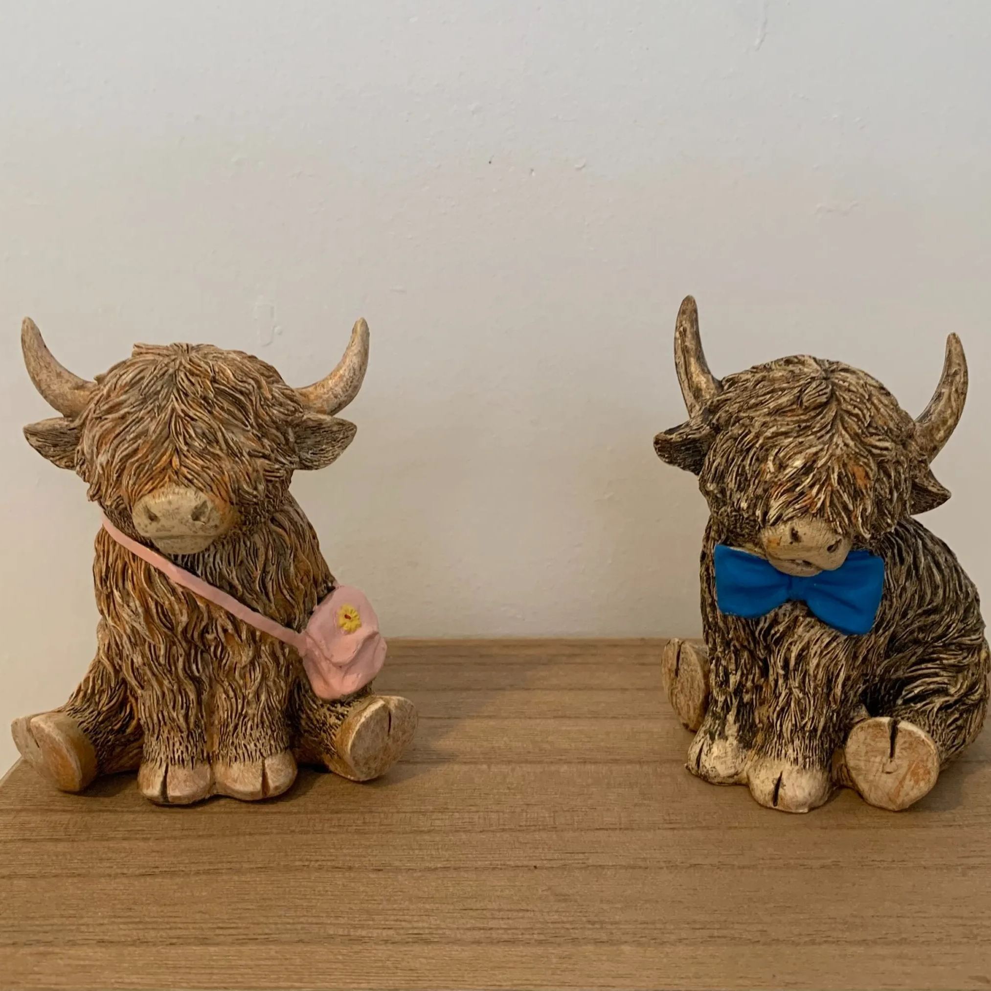Cute Highland Cows Love Figurine