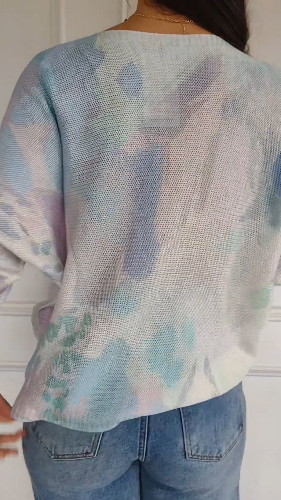 V-neck Knitted Long-sleeved Top