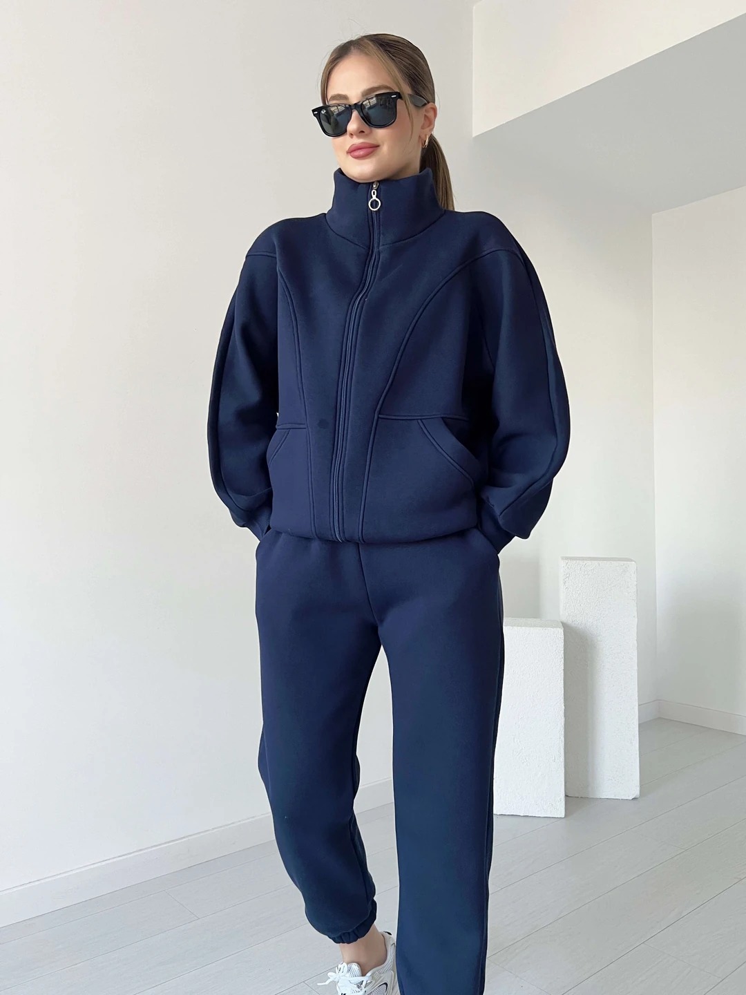 Elastic Sleeve Sports Suit