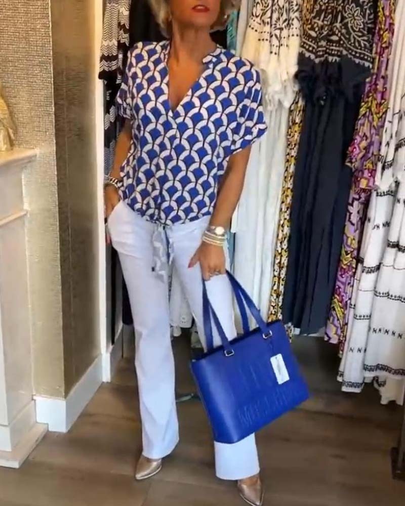 Short-Sleeved V-Neck Printed Casual Top
