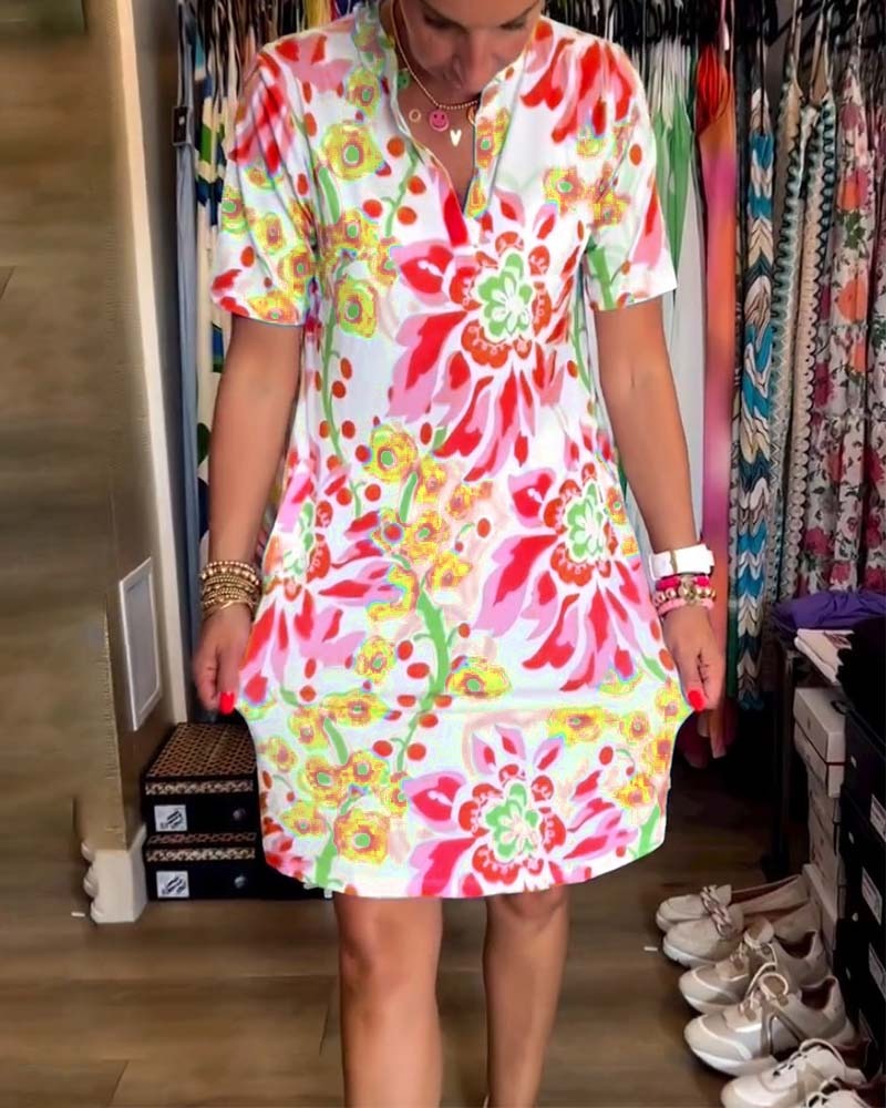 Short-Sleeved Floral V-Neck Dress