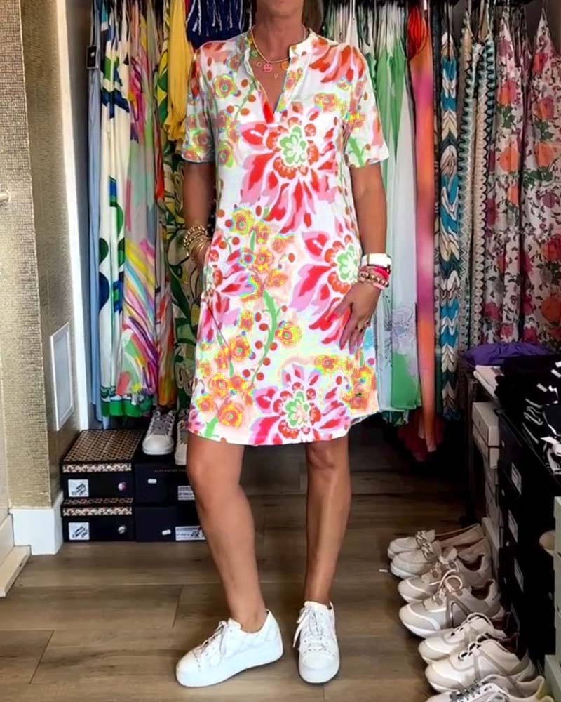 Short-Sleeved Floral V-Neck Dress