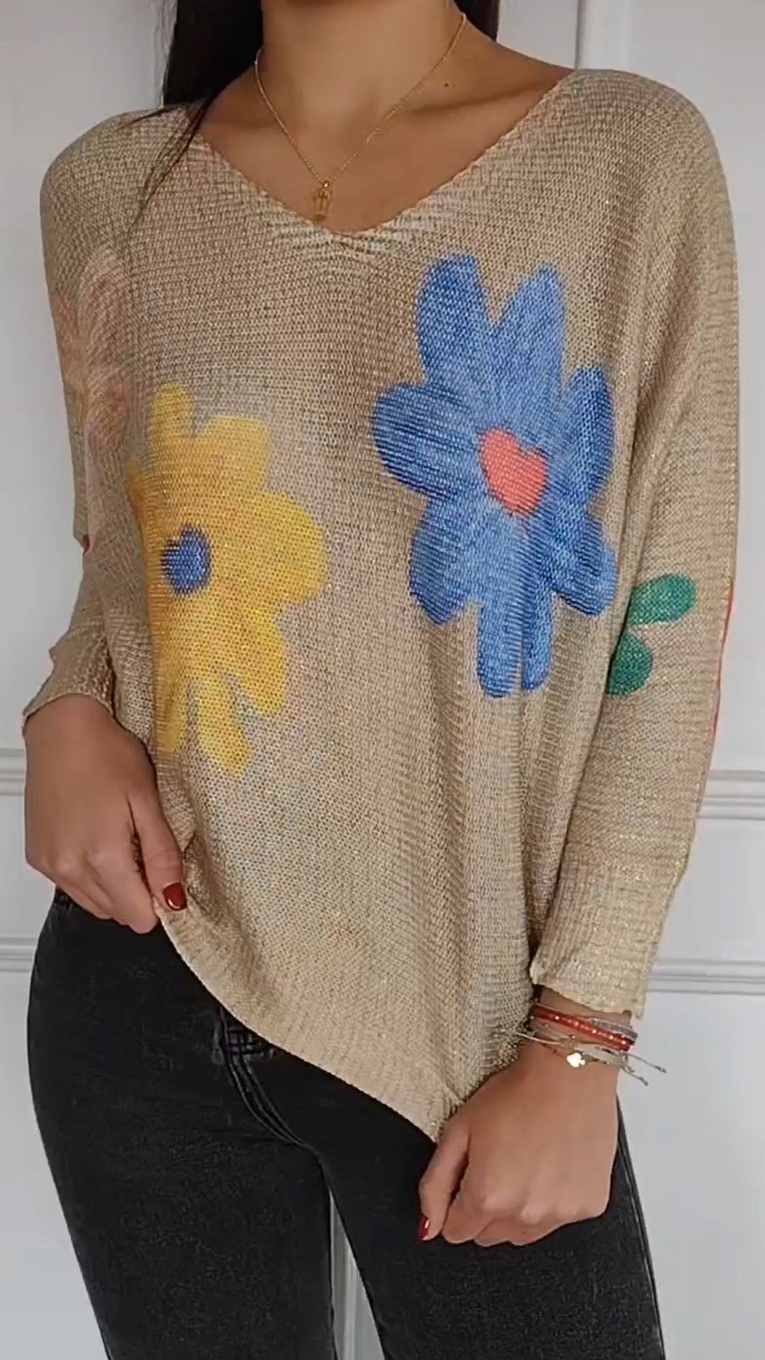 V-neck Knitted Long-sleeved Top