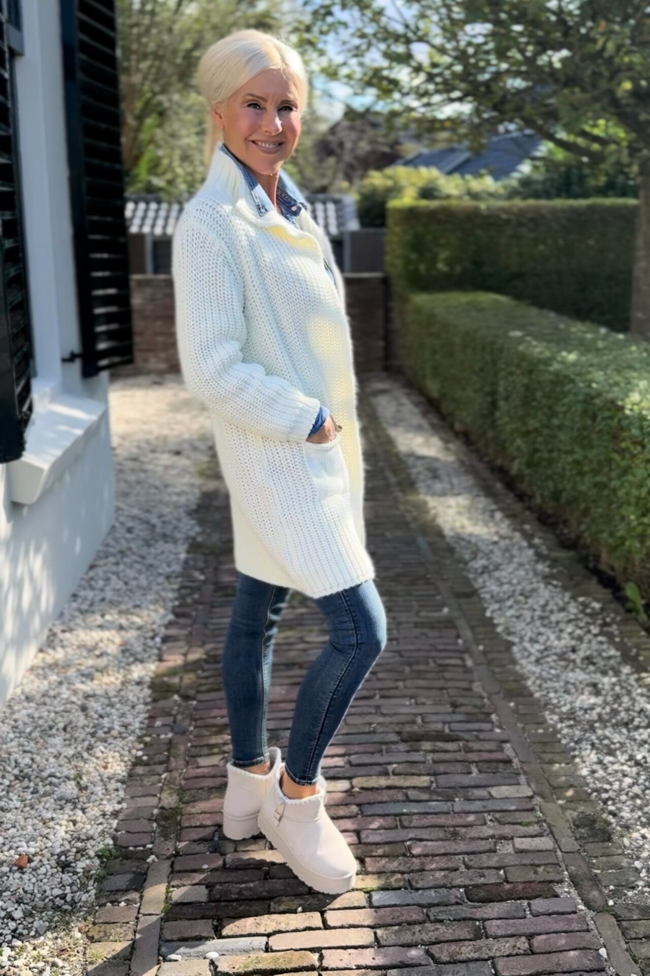 Solid Color Knitted Collar Cardigan with Pockets
