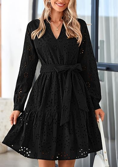 V-neck hollow eyelet short dress (with belt)