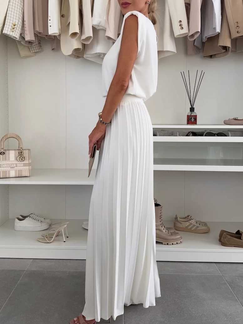 Sleeveless Top and Pleated Wide-Leg Pants