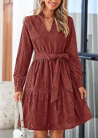 V-neck hollow eyelet short dress (with belt)