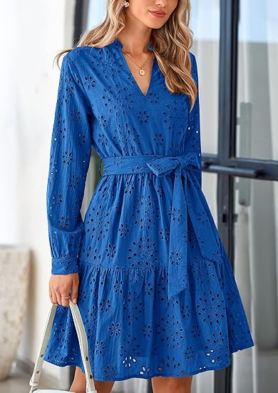 V-neck hollow eyelet short dress (with belt)
