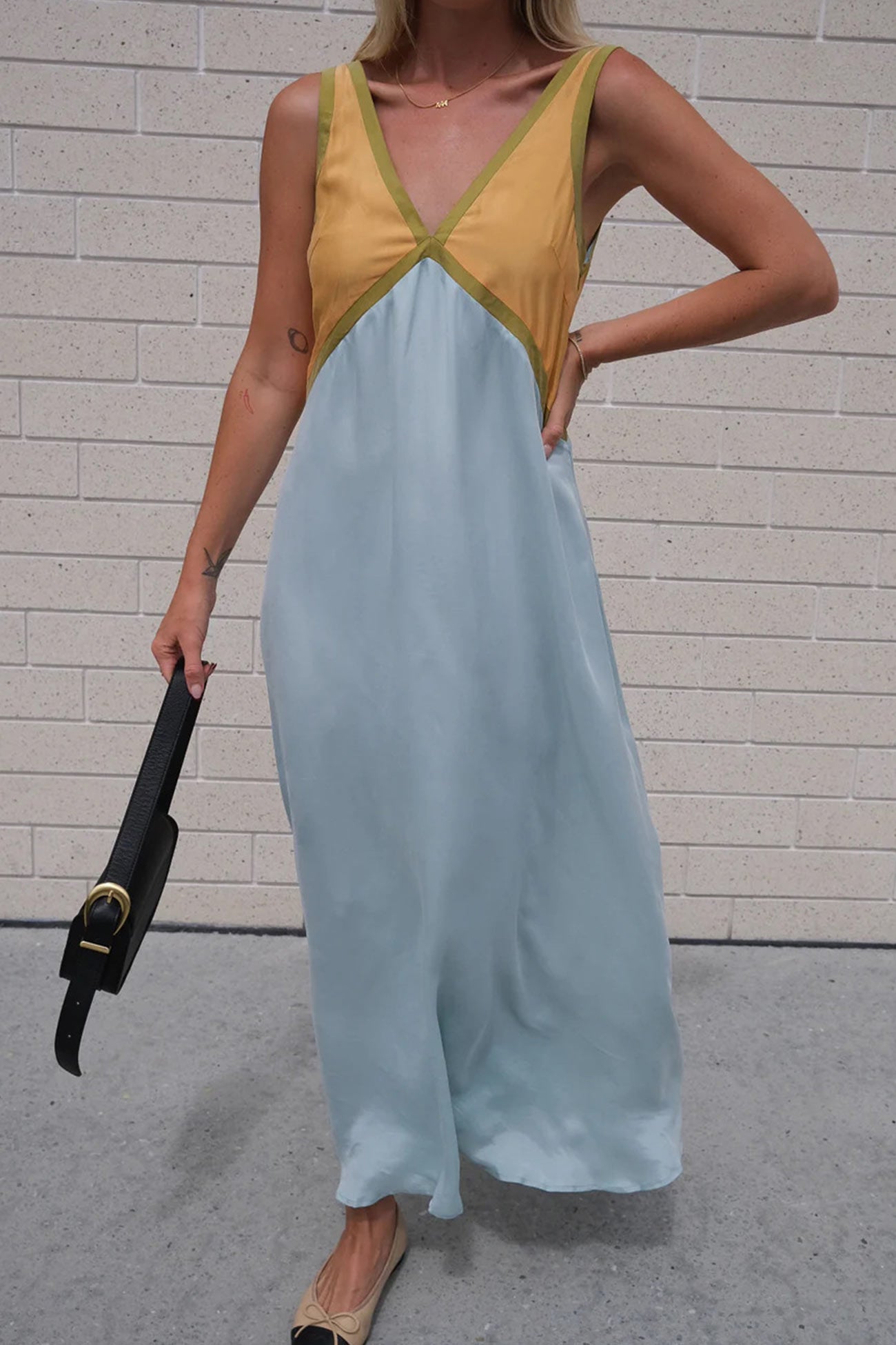 Contrast V Neck Sleeveless Maxi Dress