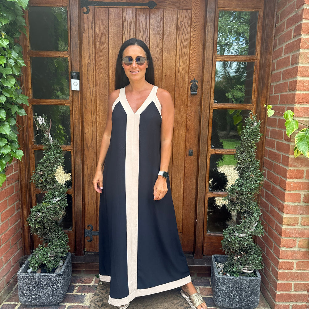 Dual-tone elegance dress! 👗