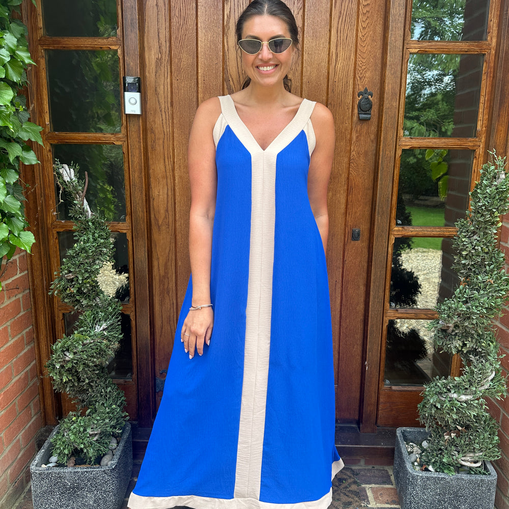 Dual-tone elegance dress! 👗