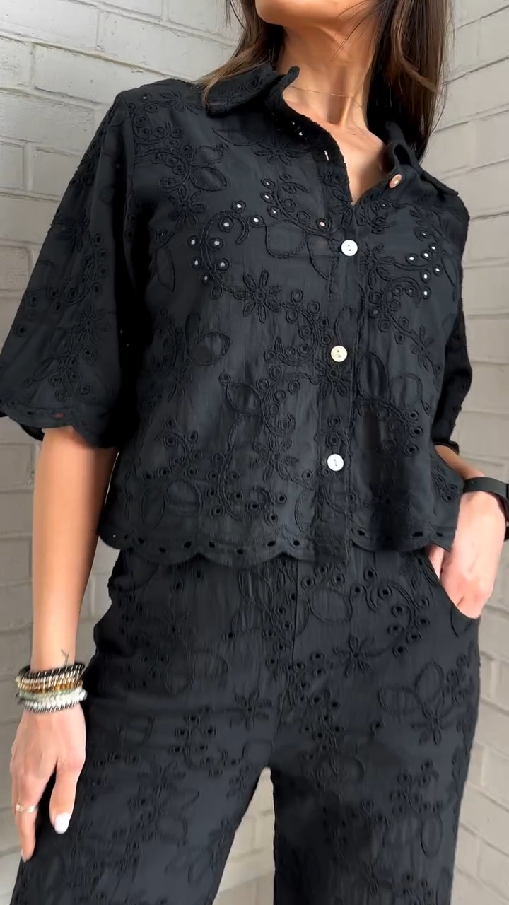 Casual and Comfortable Embroideried Short-sleeved Two-piece Suit