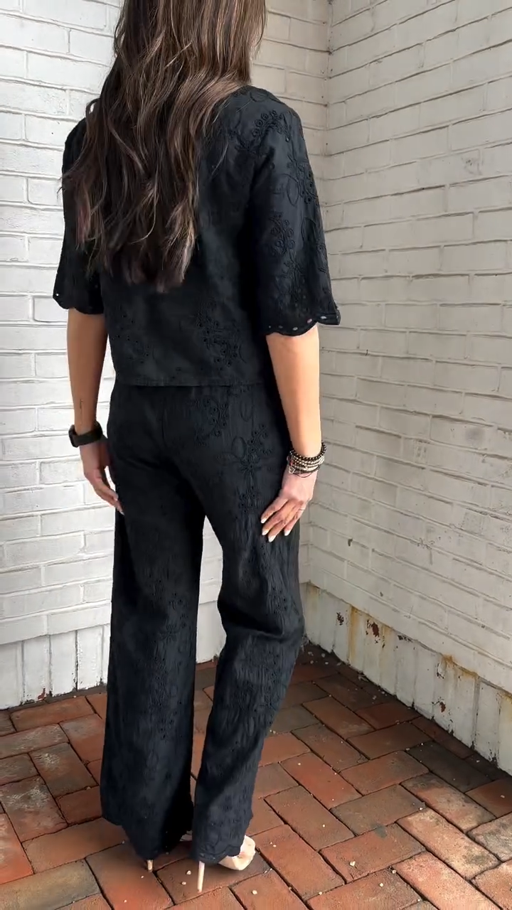 Casual and Comfortable Embroideried Short-sleeved Two-piece Suit