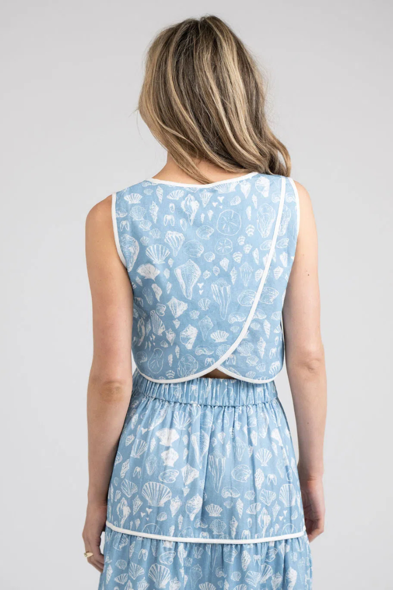 Sleeveless Shell Print Dress Suit