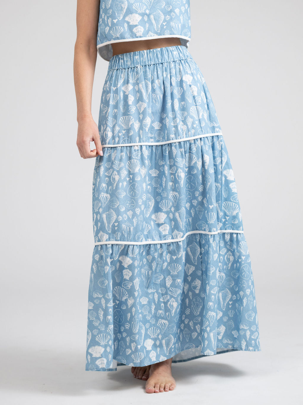 Sleeveless Shell Print Dress Suit