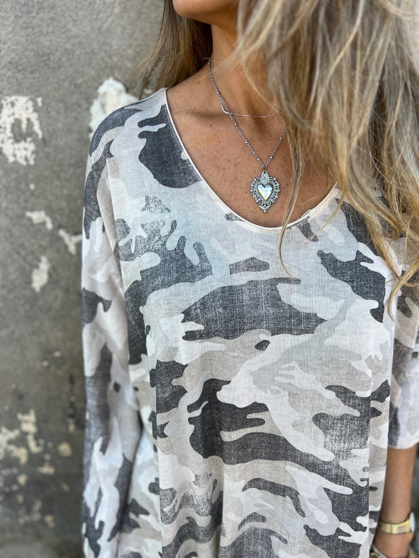 V-neck Camouflage Long-sleeved Top