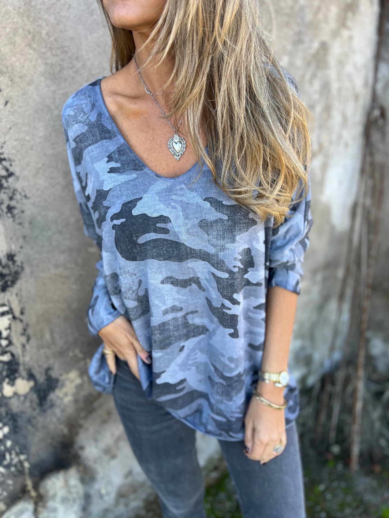 V-neck Camouflage Long-sleeved Top