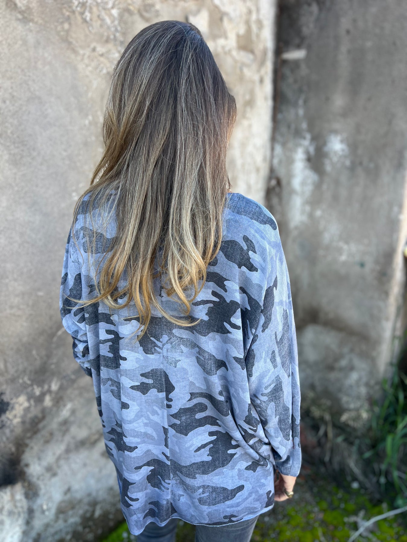 V-neck Camouflage Long-sleeved Top
