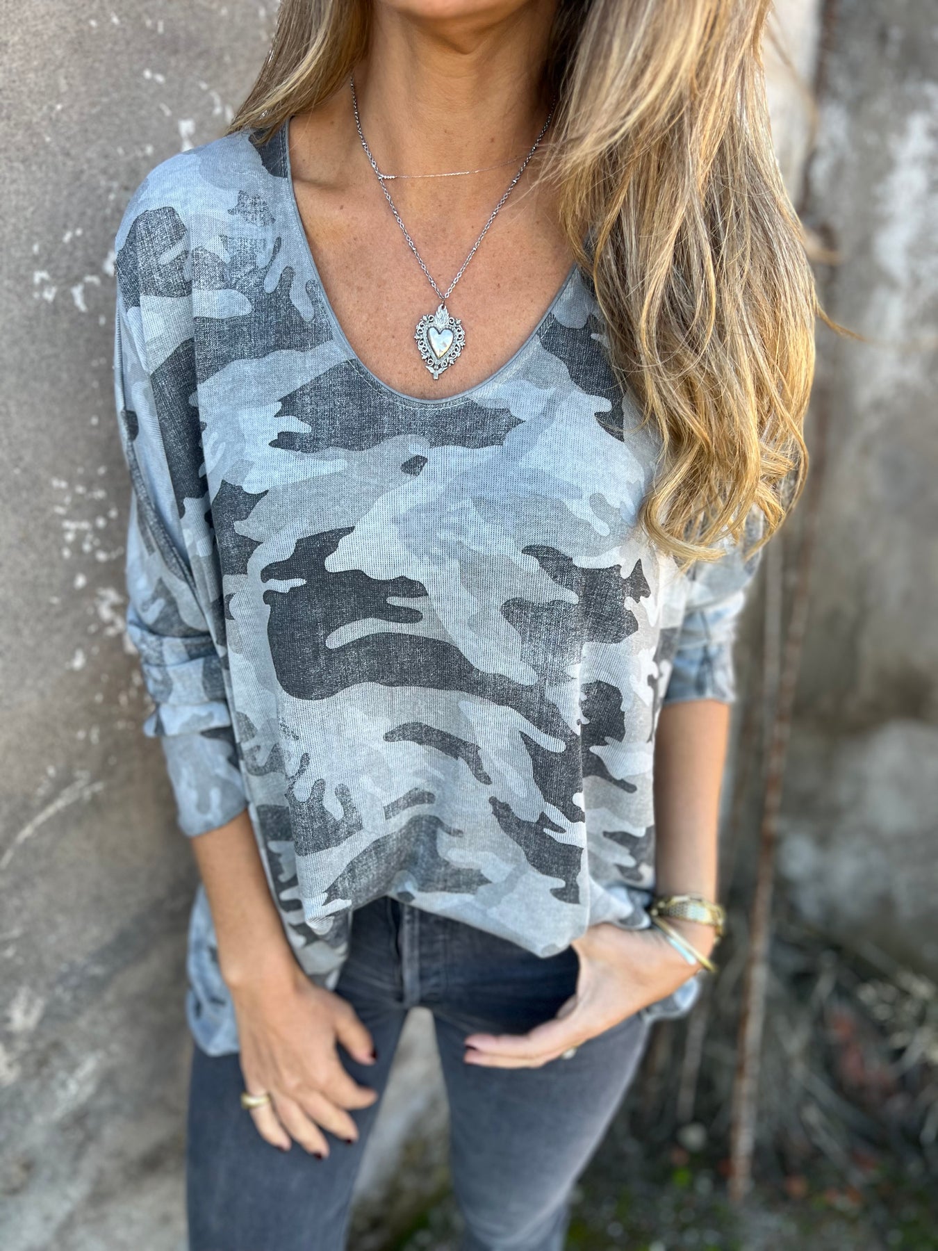 V-neck Camouflage Long-sleeved Top