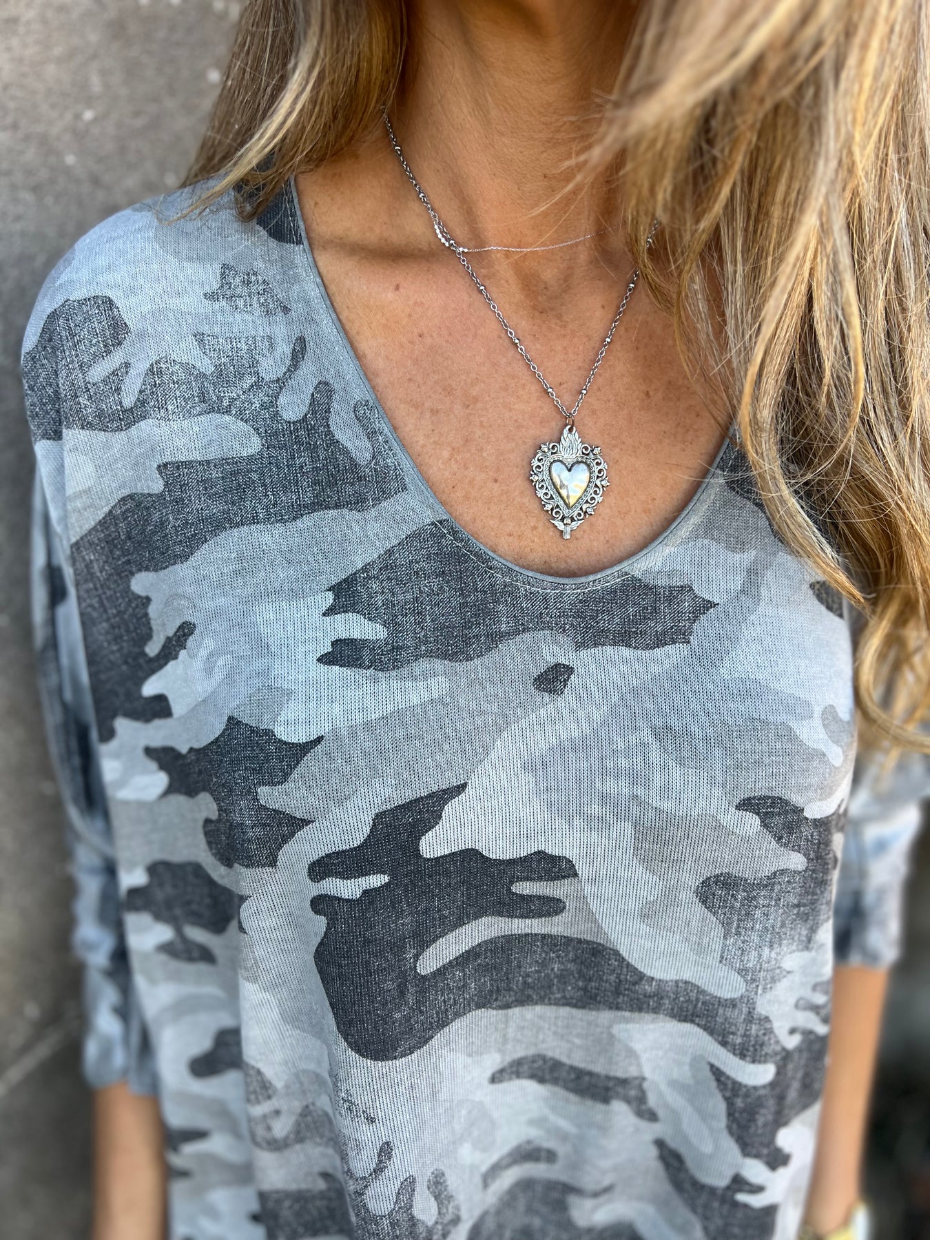 V-neck Camouflage Long-sleeved Top
