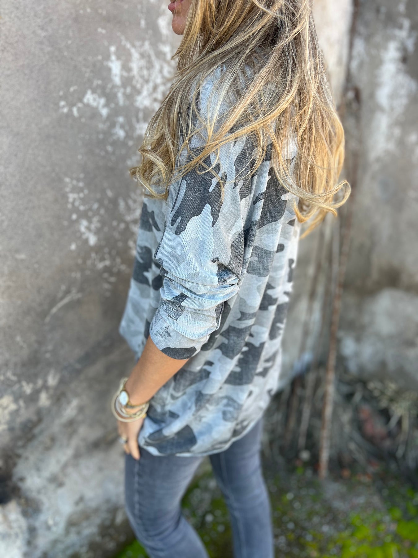 V-neck Camouflage Long-sleeved Top