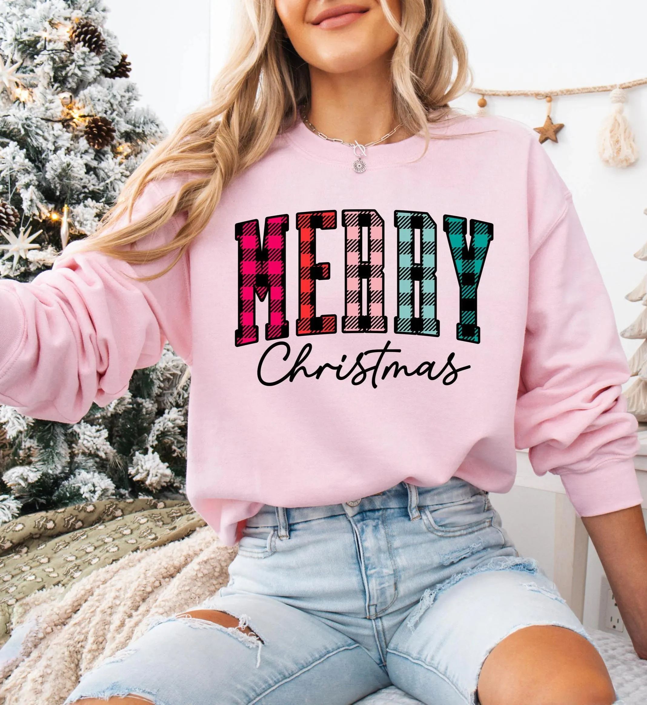 “Merry Christmas” Plaid Graphic Sweatshirt