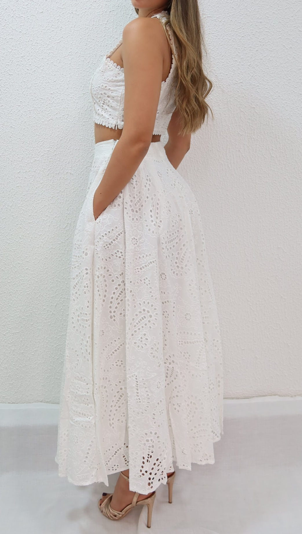 White Vintage Floral Hollow Sleeveless Crew Neck Crop Tank Top & Long Skirt Set
