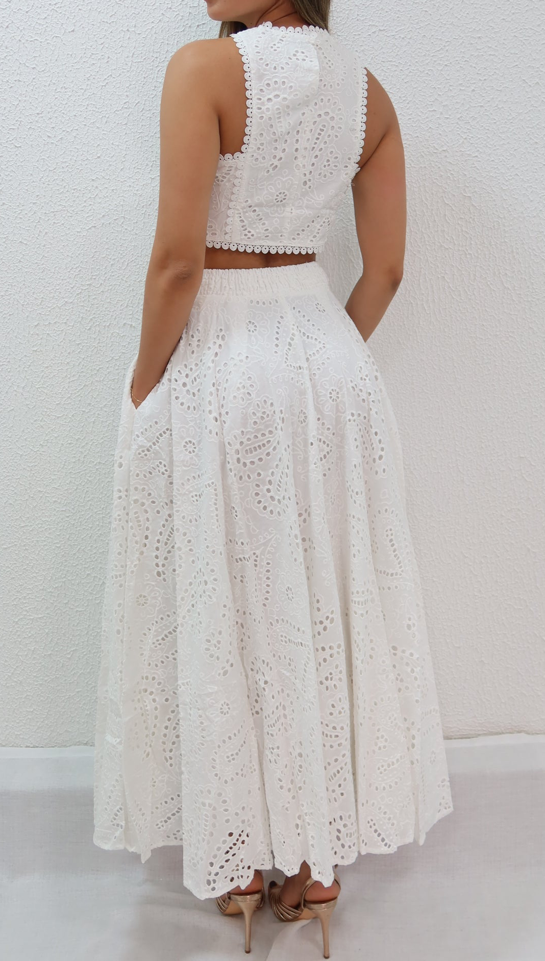 White Vintage Floral Hollow Sleeveless Crew Neck Crop Tank Top & Long Skirt Set