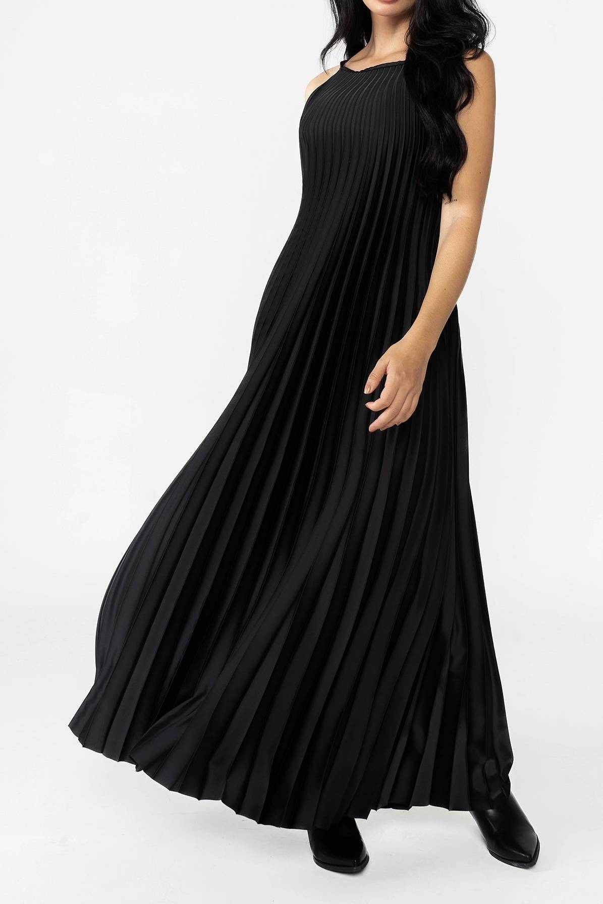 Elegant Black Pleated Maxi Dress with Open Back