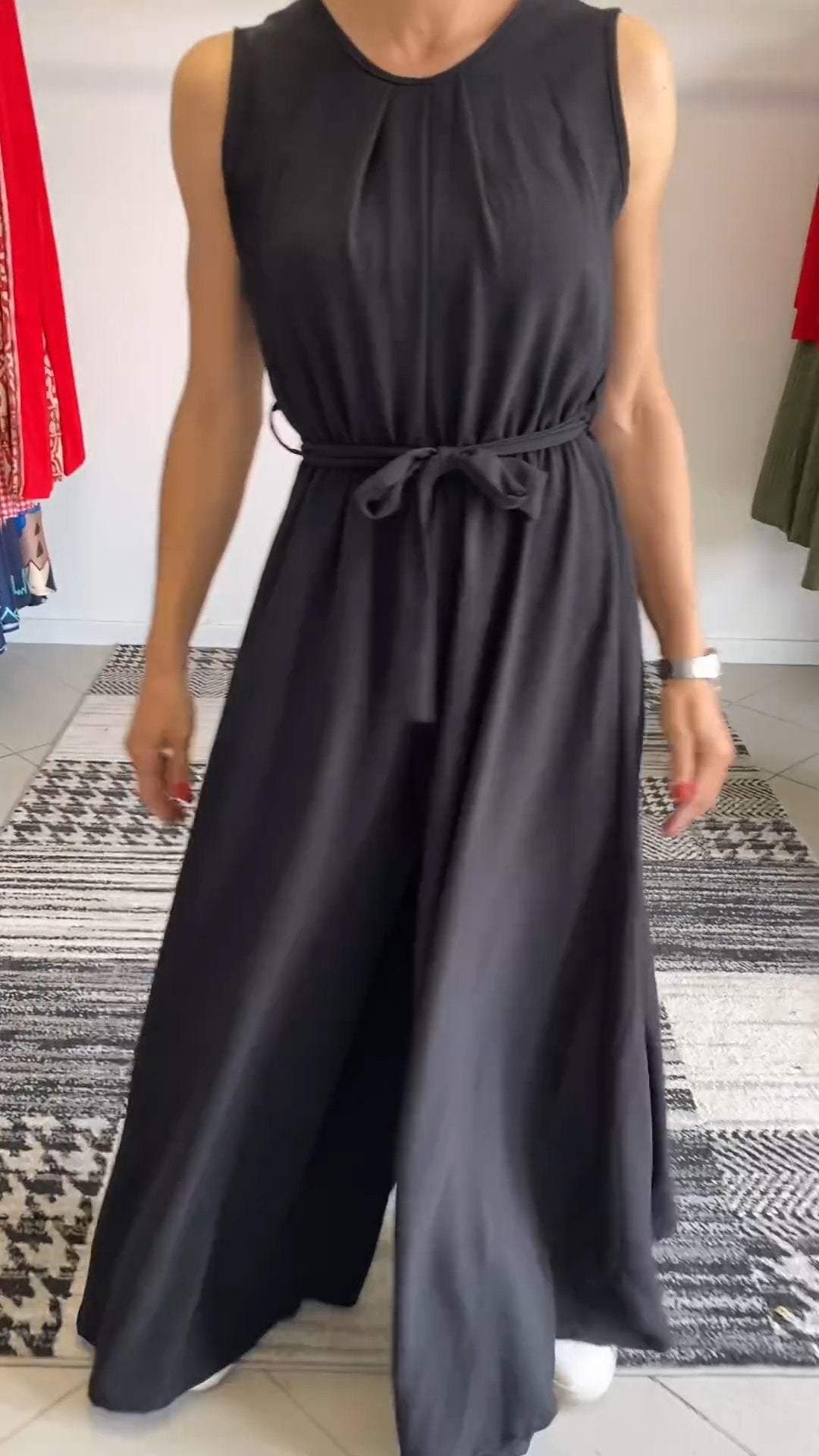 Women's Round Neck Sleeveless Casual Jumpsuit