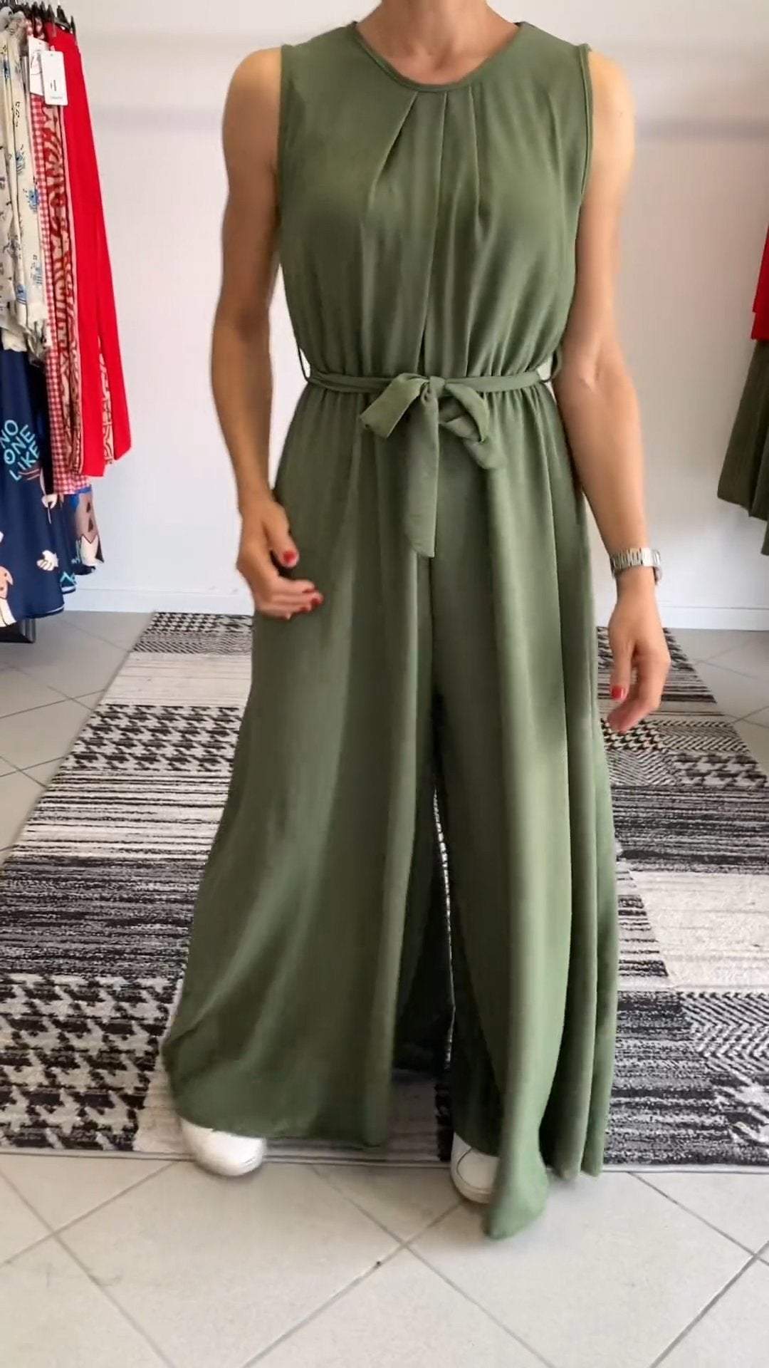 Women's Round Neck Sleeveless Casual Jumpsuit