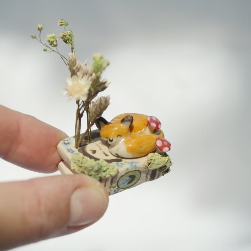 Handmade Animal Dried Flower Miniature Book Sculptures