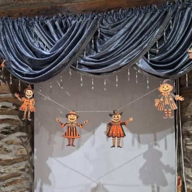 Halloween Vintage bunting wooden