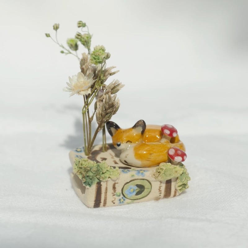 Handmade Animal Dried Flower Miniature Book Sculptures