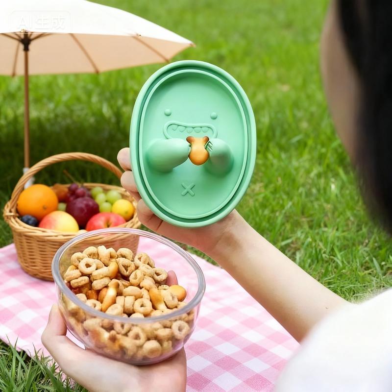 2-in-1 No-Mess Snack Container