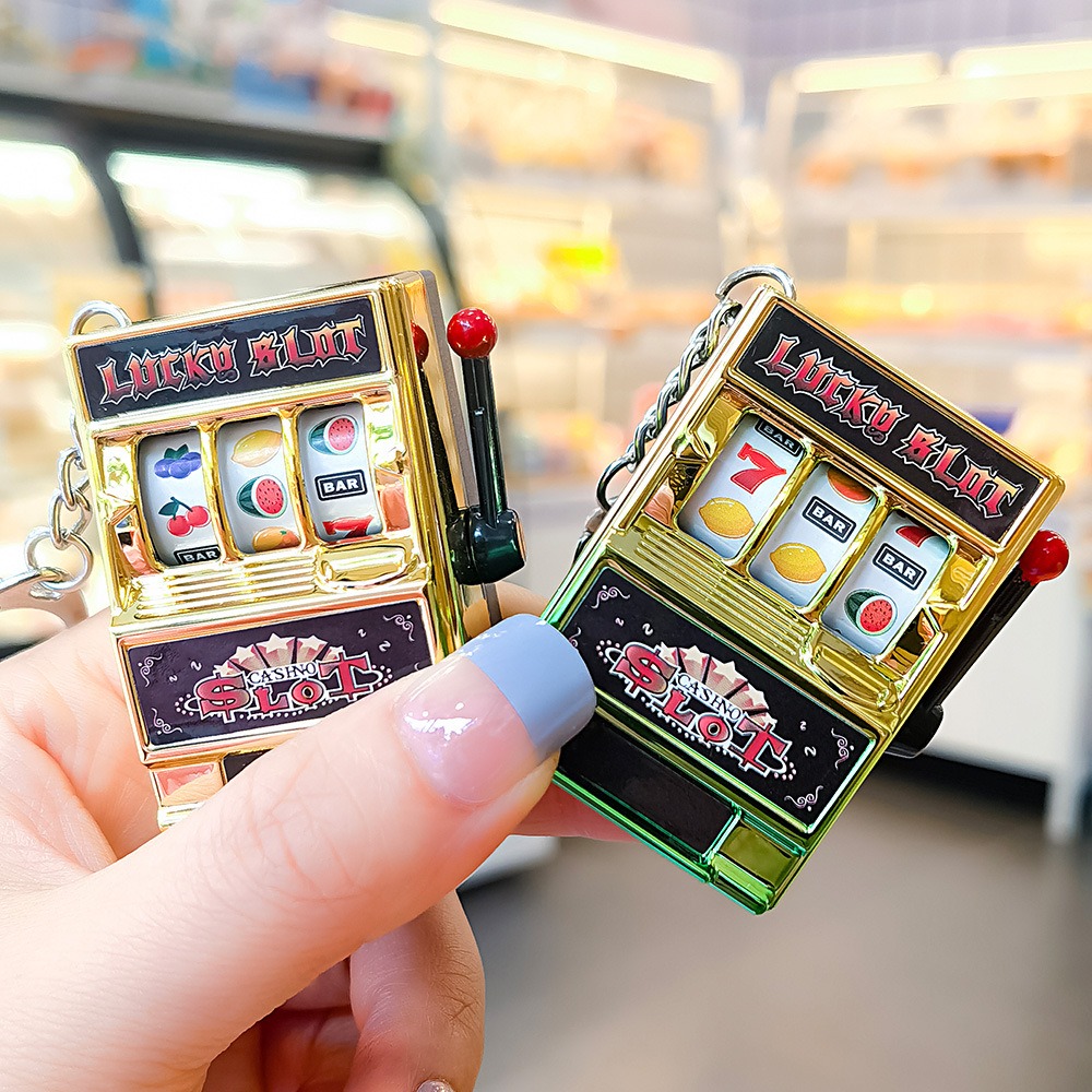 🔥Mini Fruit Slot Machine Keychain