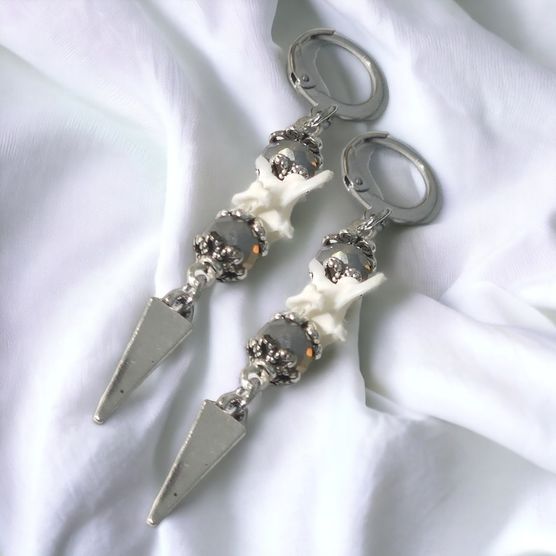 ✨Victorian Inspired Rattlesnake Vertebrae Earrings
