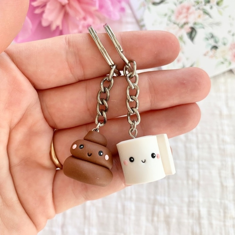🤎Poop and toilet paper keychain set🤍